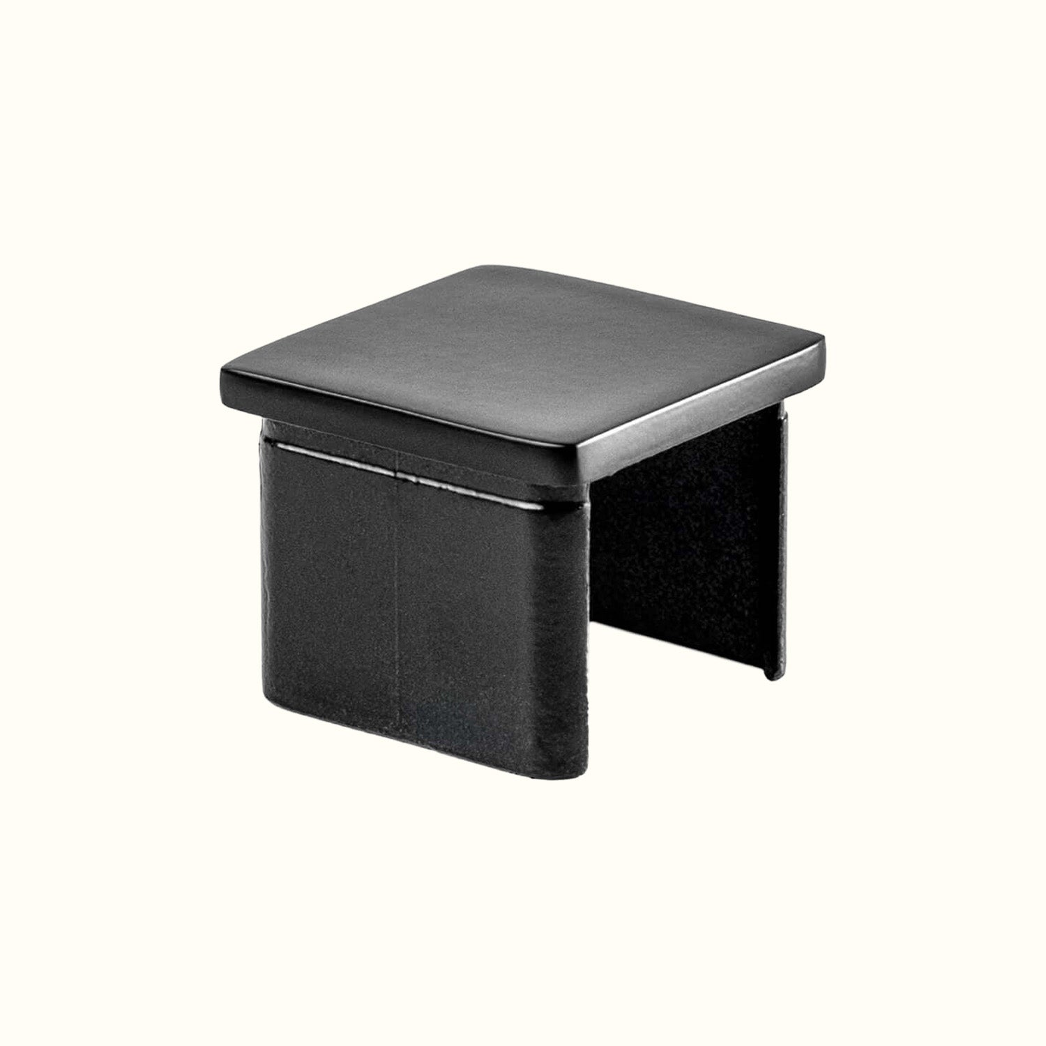 Handrail end cap with groove