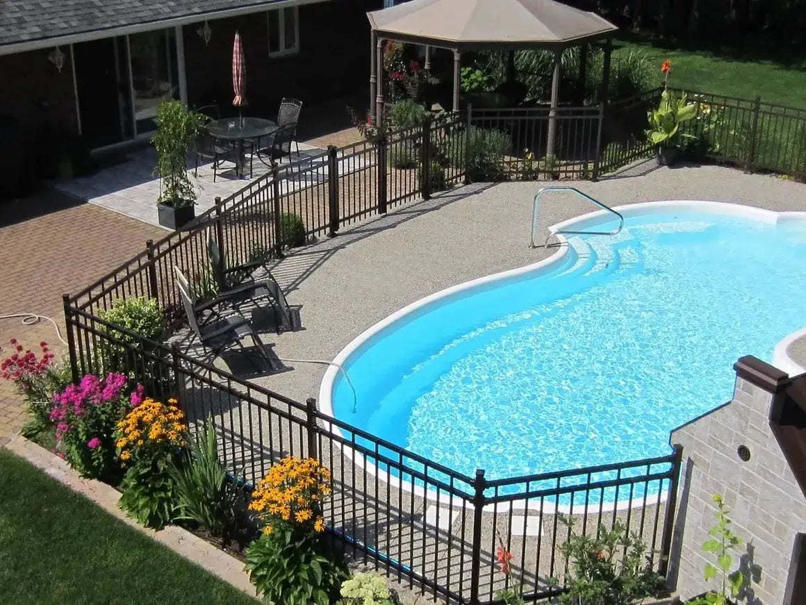 Ornamental aluminum fence