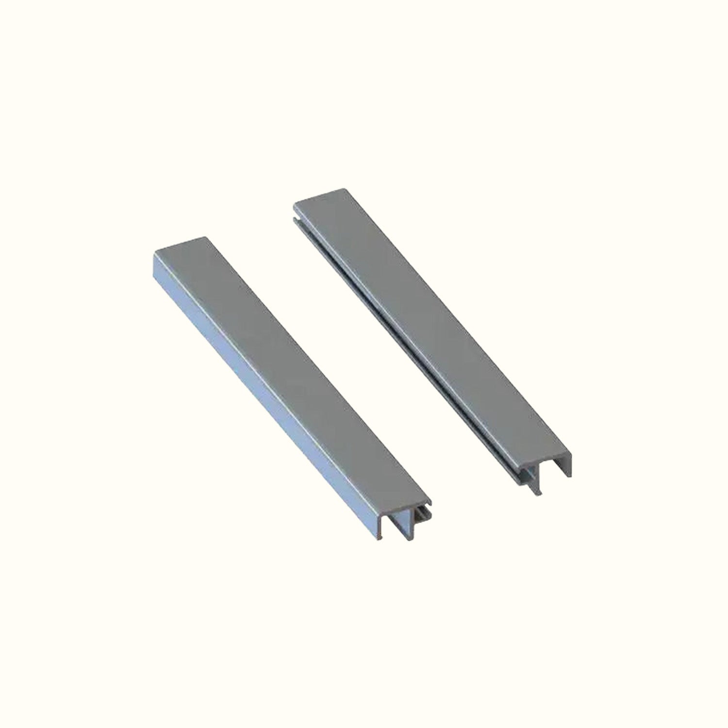 Floor-mounted rail covering