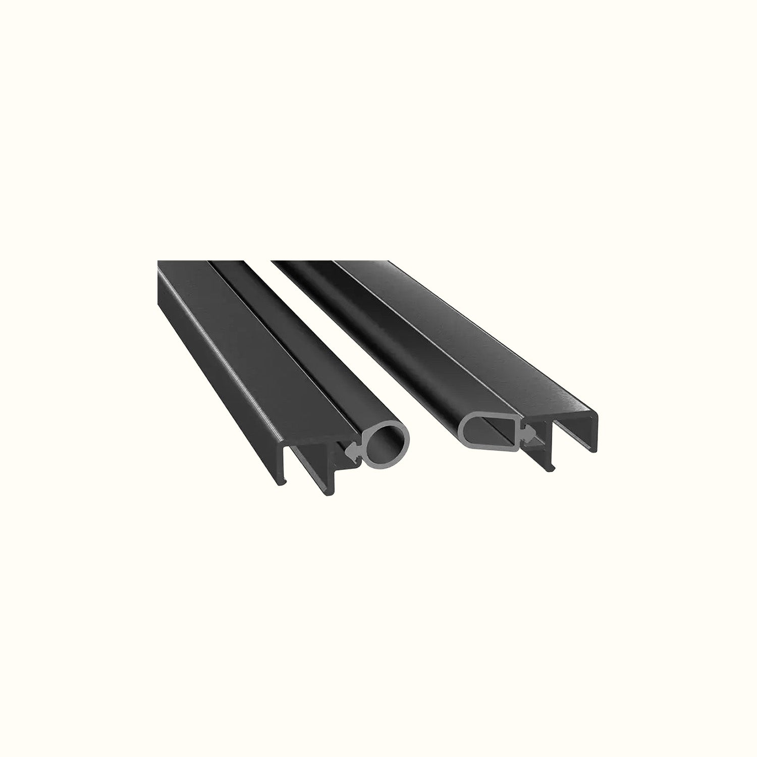 Floor-mounted rail covering