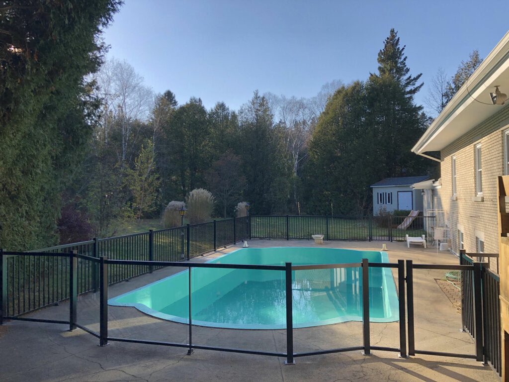 In-ground pool aluminum fence